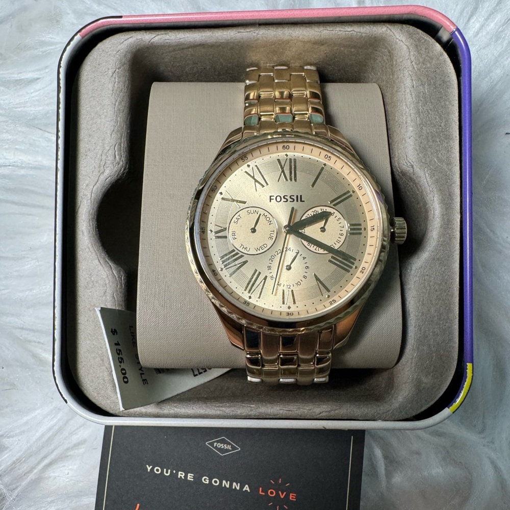 Fossil watch New with tag
